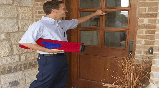 MRR employee knocking on the door